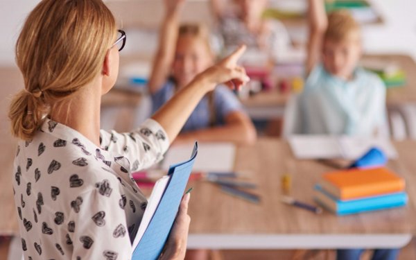 Quelles sont les avantages des pédagogies utilisées dans les écoles bilingues à Paris ?