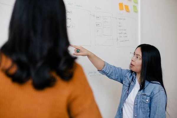 Les métiers de l'éducation qui travaillent en collaboration avec les enseignants